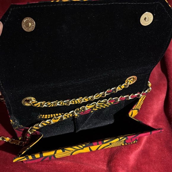 Vintage Ankara pattern floral print sling shoulder bag with chain straps - Picture 4 of 11